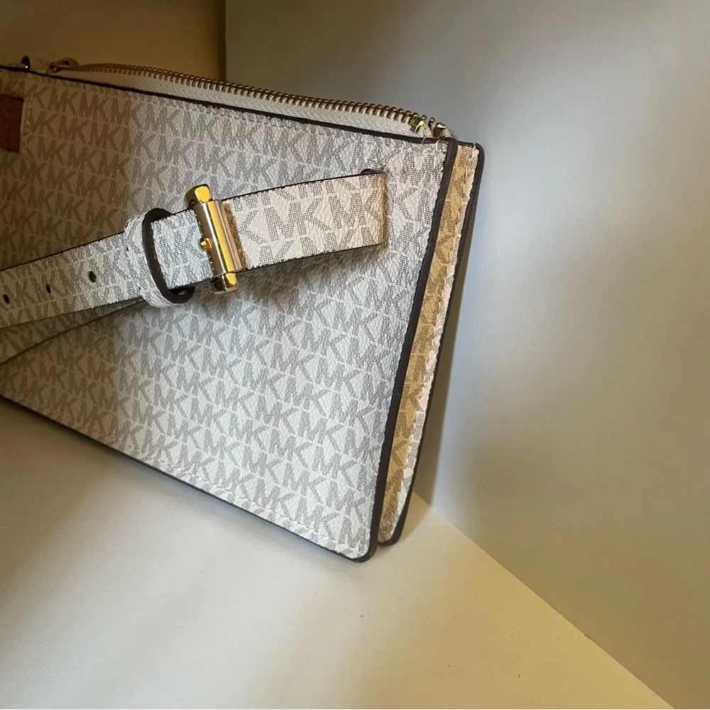Michael Kors Fanny Pack Belt Bag with Chain Closure fall purse